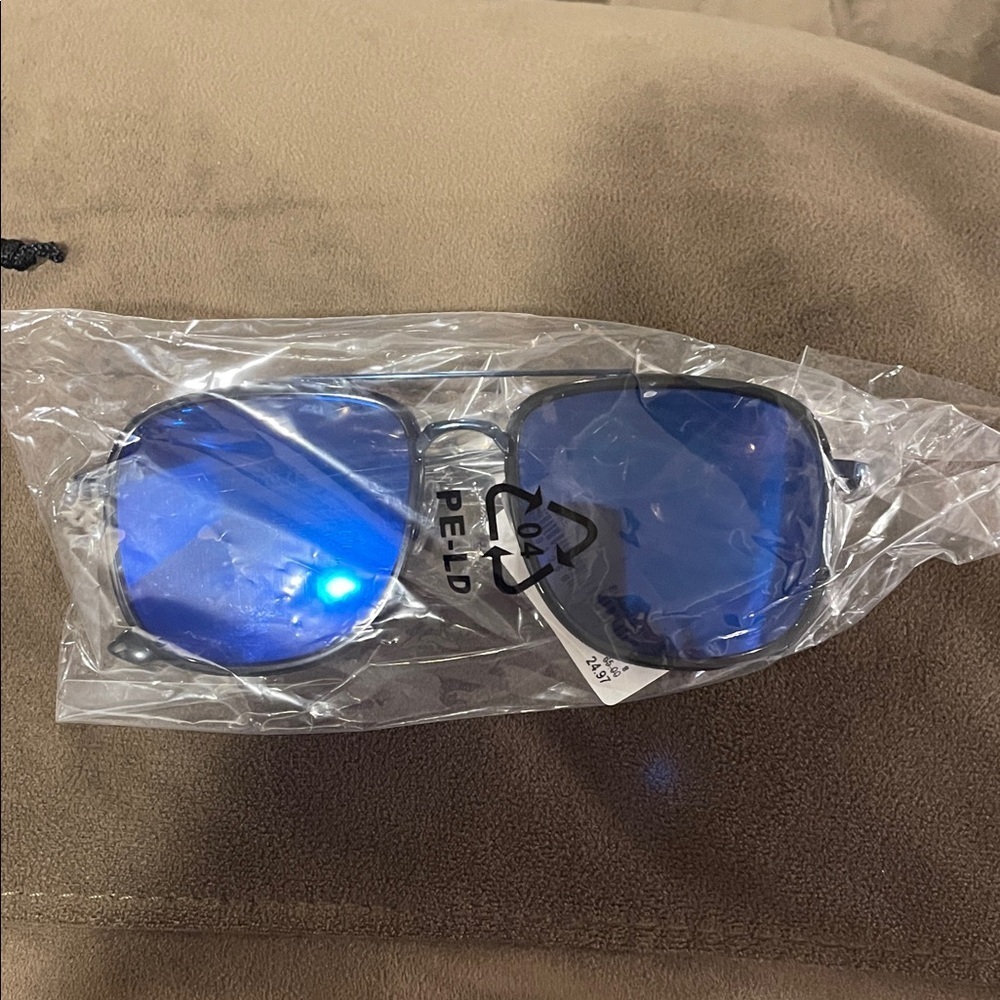 Vince Camuto Black Square Sunglasses